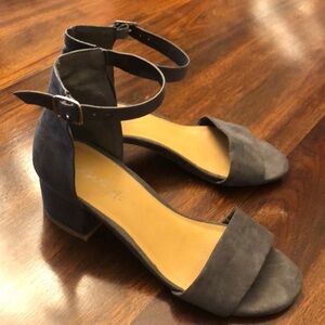 Mari a block, heel sandals, and brushed fabric suede medium gray size 6 medium
